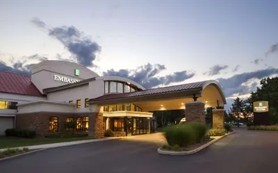 Photo 2 - Embassy Suites by Hilton Detroit Metro Airport