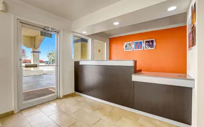 Photo 3 - Motel 6 Clovis, NM