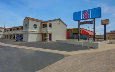 Photo 2 - Motel 6 Clovis, NM