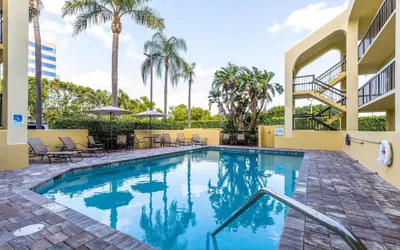 Photo 2 - Quality Inn Palm Beach International Airport