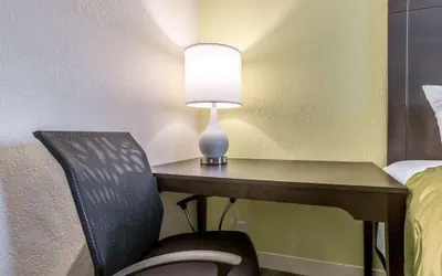 Photo 4 - Quality Inn Palm Beach International Airport