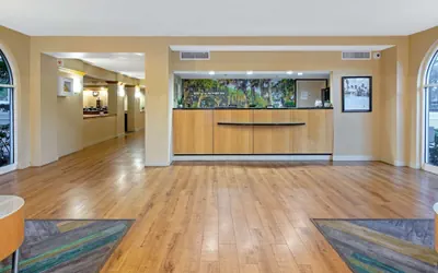 Photo 4 - La Quinta Inn & Suites by Wyndham Coral Springs South