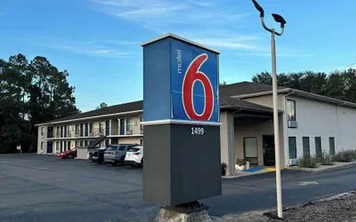 Photo 2 - Motel 6 Macclenny, FL