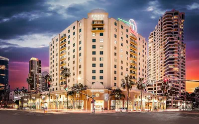 Photo 2 - Embassy Suites by Hilton San Diego Bay Downtown