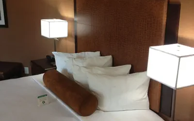 Photo 5 - Best Western Plus Suites Hotel Coronado Island