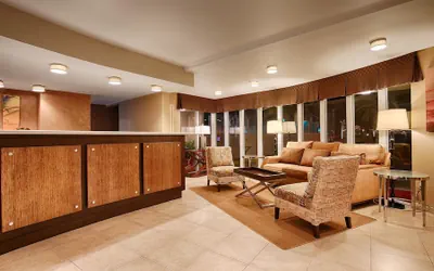 Photo 4 - Best Western Plus Suites Hotel Coronado Island