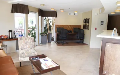 Photo 3 - Best Western Plus Suites Hotel Coronado Island