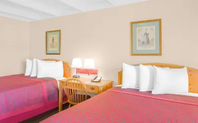 Photo 4 - Days Inn by Wyndham Tallahassee University Center