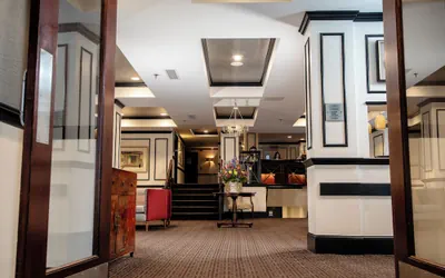 Photo 2 - The Dunhill Hotel