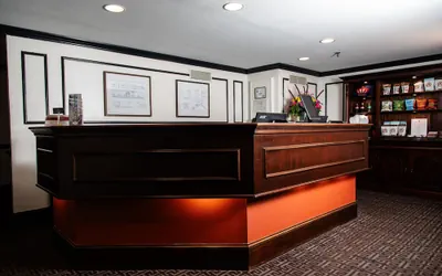 Photo 3 - The Dunhill Hotel