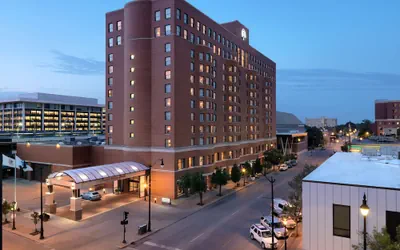 Photo 2 - President Abraham Lincoln Springfield - DoubleTree by Hilton