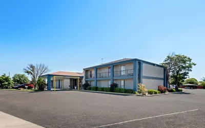 Photo 2 - Quality Inn Plainview
