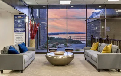 Photo 3 - Best Western Plus Lake Front Hotel