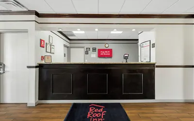 Photo 3 - Red Roof Inn Gurnee - Waukegan