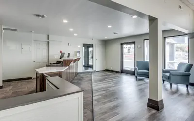Photo 5 - Days Inn & Suites by Wyndham Spokane