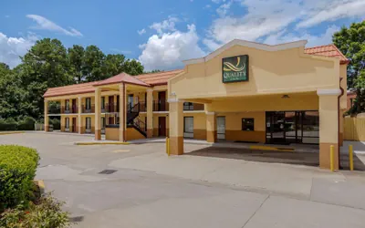 Photo 2 - Quality Inn Acworth North