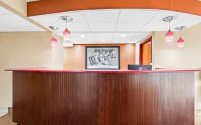 Photo 3 - Super 8 by Wyndham Sturtevant/Racine