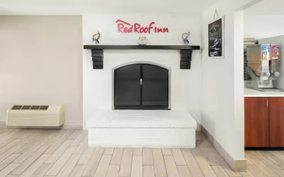 Photo 4 - Red Roof Inn & Suites Marysville