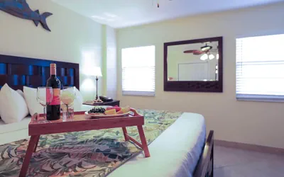 Photo 2 - Ocean Pointe Suites at Key Largo