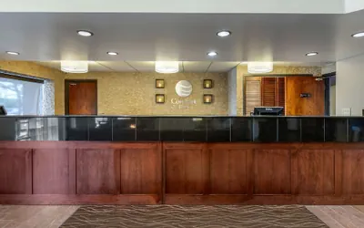 Photo 2 - Comfort Inn Grand Rapids Airport