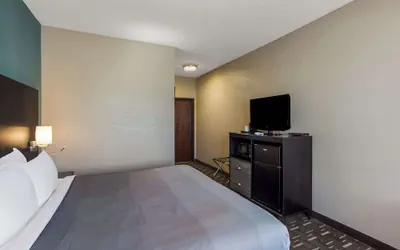 Photo 5 - Quality Inn Galesburg near US Highway 34 and I-74