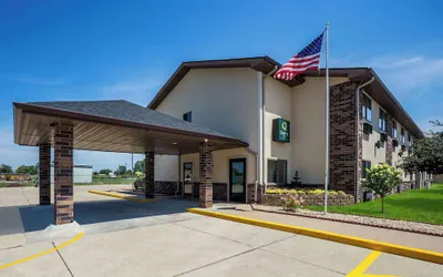 Photo 2 - Quality Inn Galesburg near US Highway 34 and I-74