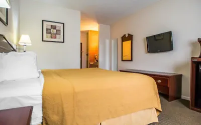 Photo 5 - Quality Inn Peru near Starved Rock State Park