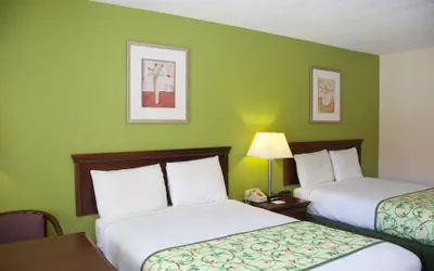 Photo 4 - Days Inn by Wyndham DeFuniak Springs