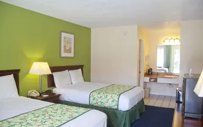 Photo 3 - Days Inn by Wyndham DeFuniak Springs