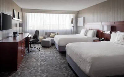Photo 4 - Courtyard by Marriott Richmond/Berkeley