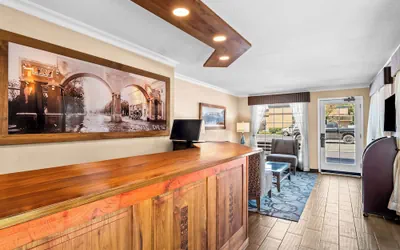 Photo 5 - Best Western University Lodge