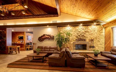 Photo 4 - Best Western Plus Tree House
