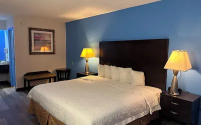 Photo 3 - American Inn and Suites Bishop