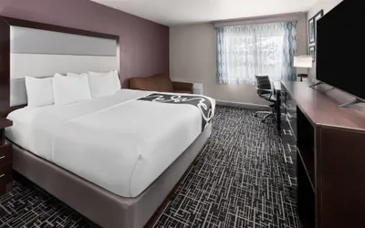 Photo 2 - La Quinta Inn by Wyndham Fort Collins