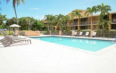 Photo 2 - Hampton Inn Key Largo Manatee Bay