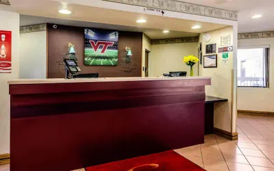 Photo 5 - Econo Lodge Christiansburg-Blacksburg I-81