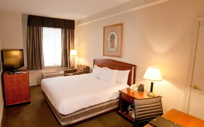 Photo 3 - Hilton Cincinnati Netherland Plaza