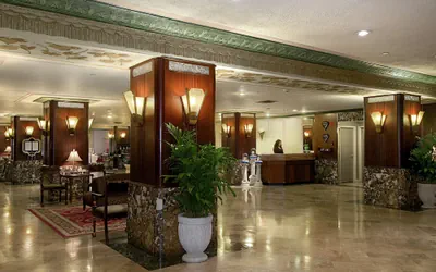 Photo 2 - Hilton Cincinnati Netherland Plaza