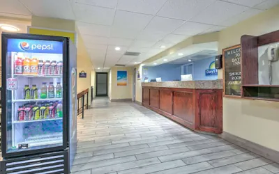 Photo 4 - Days Inn by Wyndham Greenville MS
