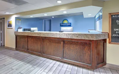 Photo 3 - Days Inn by Wyndham Greenville MS