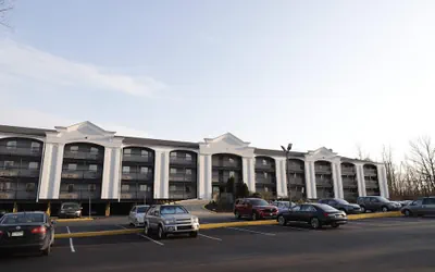 Photo 2 - Travelodge by Wyndham Parsippany