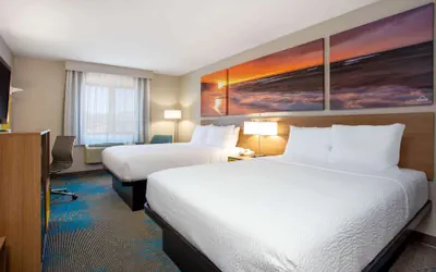 Photo 2 - Days Inn by Wyndham Marquette