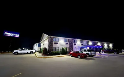 Photo 2 - American Inn Cedar Rapids South