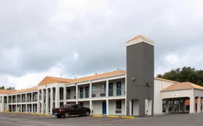 Photo 2 - Motel 6 Round Rock, TX