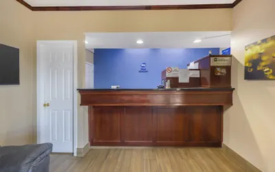 Photo 4 - Best Western Fairwinds Inn