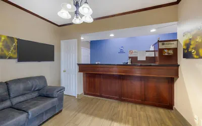 Photo 3 - Best Western Fairwinds Inn
