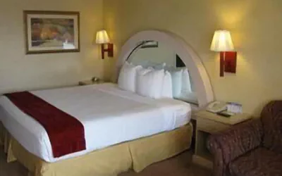 Photo 5 - Super 8 by Wyndham Sumter