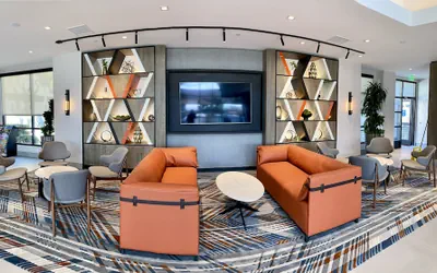 Photo 3 - DoubleTree by Hilton San Francisco South Airport Blvd