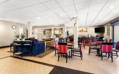 Photo 5 - SureStay Plus by Best Western Reading North