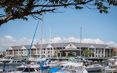 Photo 2 - Doubletree by Hilton Hotel Racine Harbourwalk